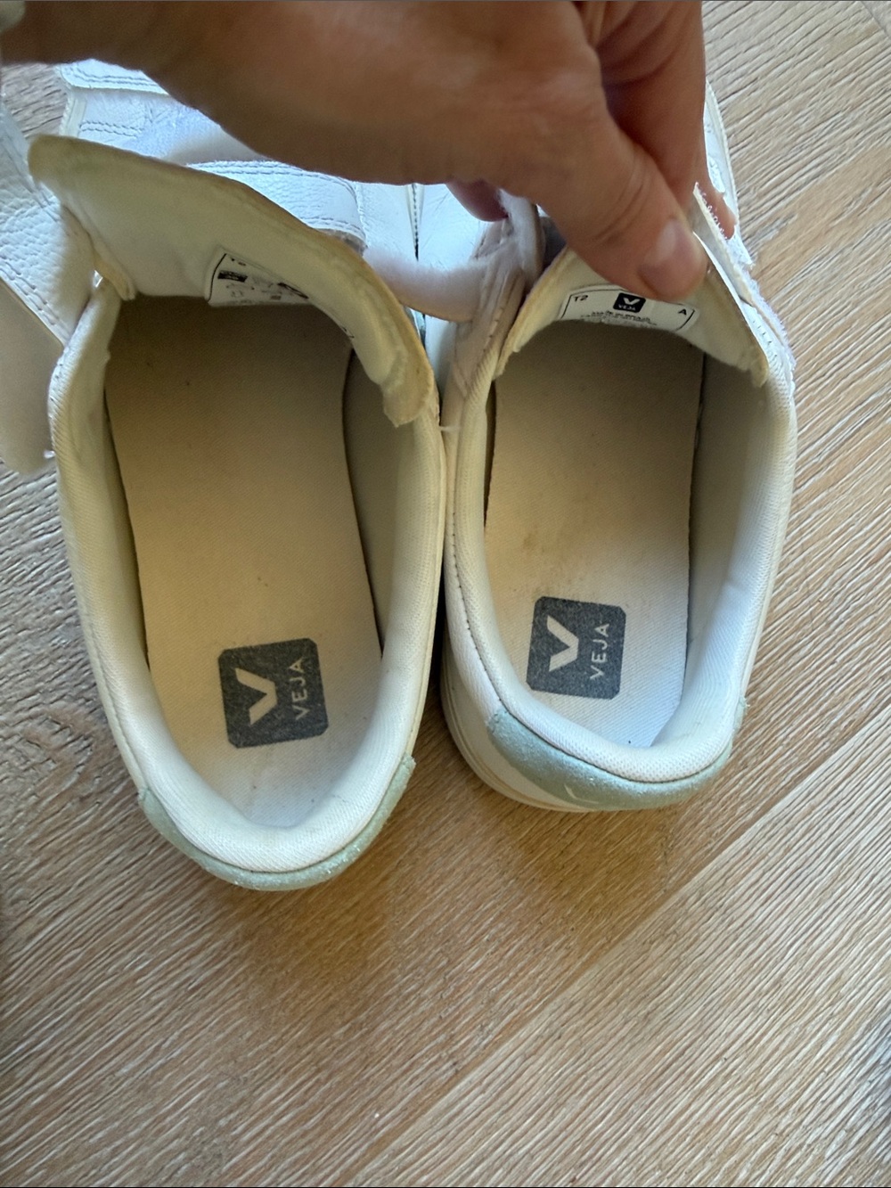 Veja White Leather Sneakers with Pale Green 'V' and Triple Velcro - Picture 4 of 6